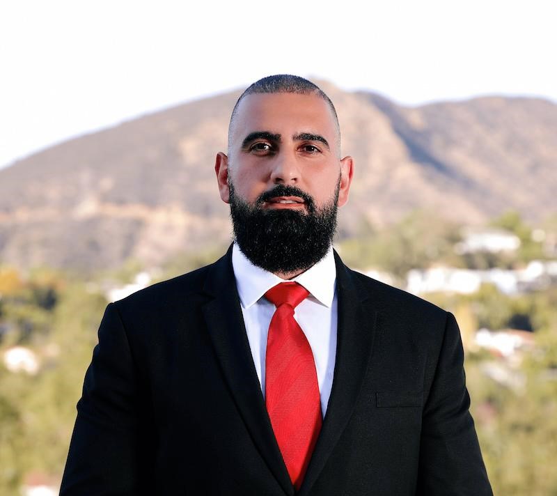 Farshad went from flipping phones at school to founding a multi-million-dollar virtual law firm, proving critics wrong with hustle, vision and zero marketing spend.