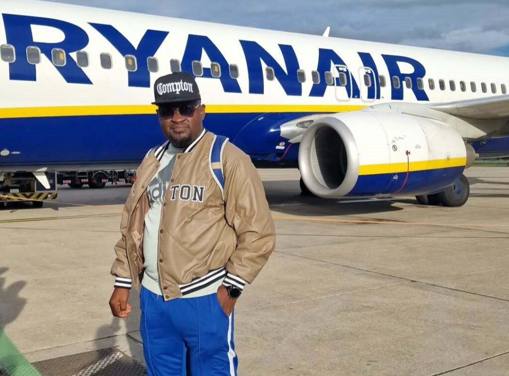 After battling loneliness in the UK, data analyst Ajibola Agbaje created Japaflex, a social app helping newcomers connect and integrate, gaining 1,000 downloads in just three weeks.