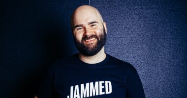 Freelance web developer and drummer Andy Callaghan turned his side project Jammed into a thriving booking platform for creative studios, now used in 17 countries worldwide.