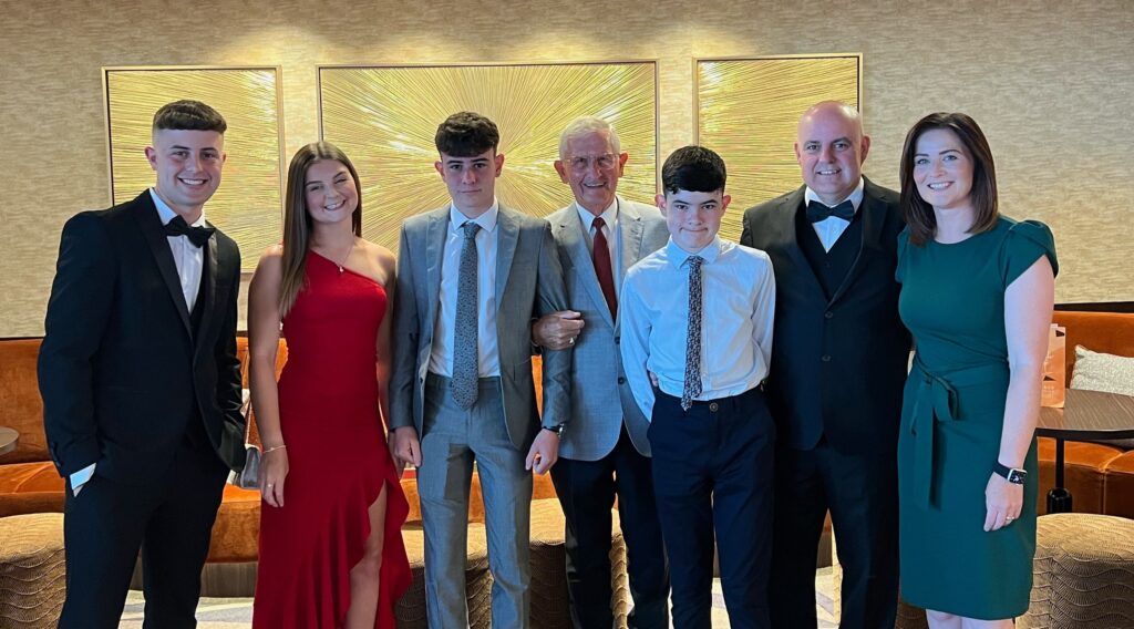 A school-run chat about suncream led mum Kelli Aspland to build a £5.5 million global business - after Dragons' Den stars Deborah Meaden and Peter Jones backed her idea.