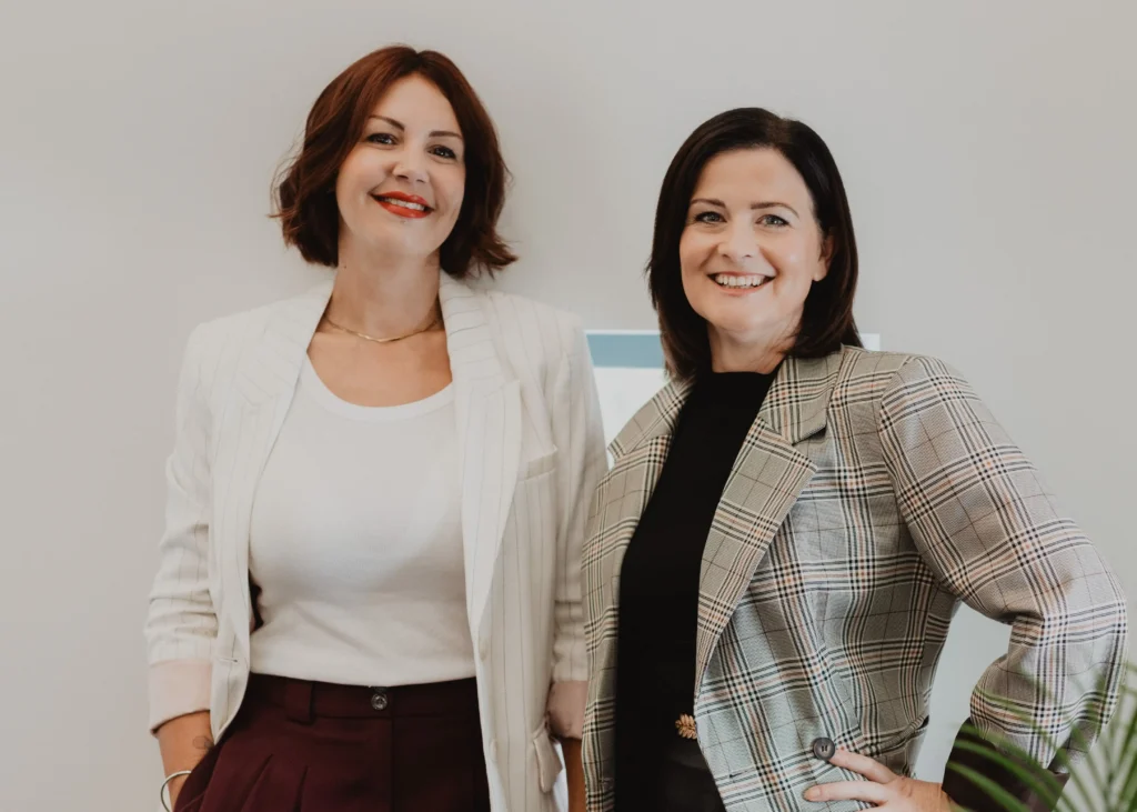A school-run chat about suncream led mum Kelli Aspland to build a £5.5 million global business - after Dragons' Den stars Deborah Meaden and Peter Jones backed her idea.
